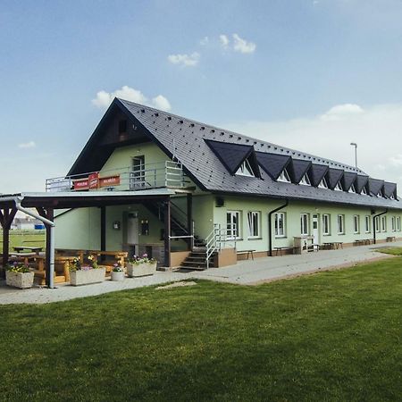Guest House Na Hřišti Lestina Exteriér fotografie